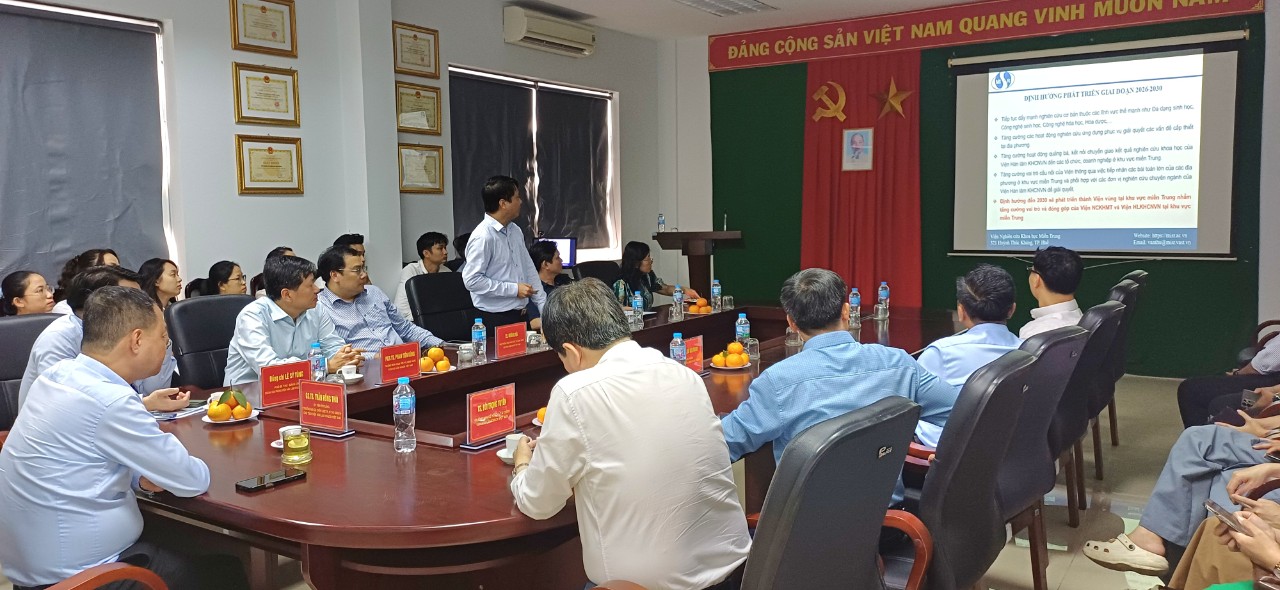 Chủ tịch Viện Hàn lâm KHCNVN - GS.TS Trần Hồng Thái thăm và làm việc với Viện Nghiên cứu Khoa học Miền Trung