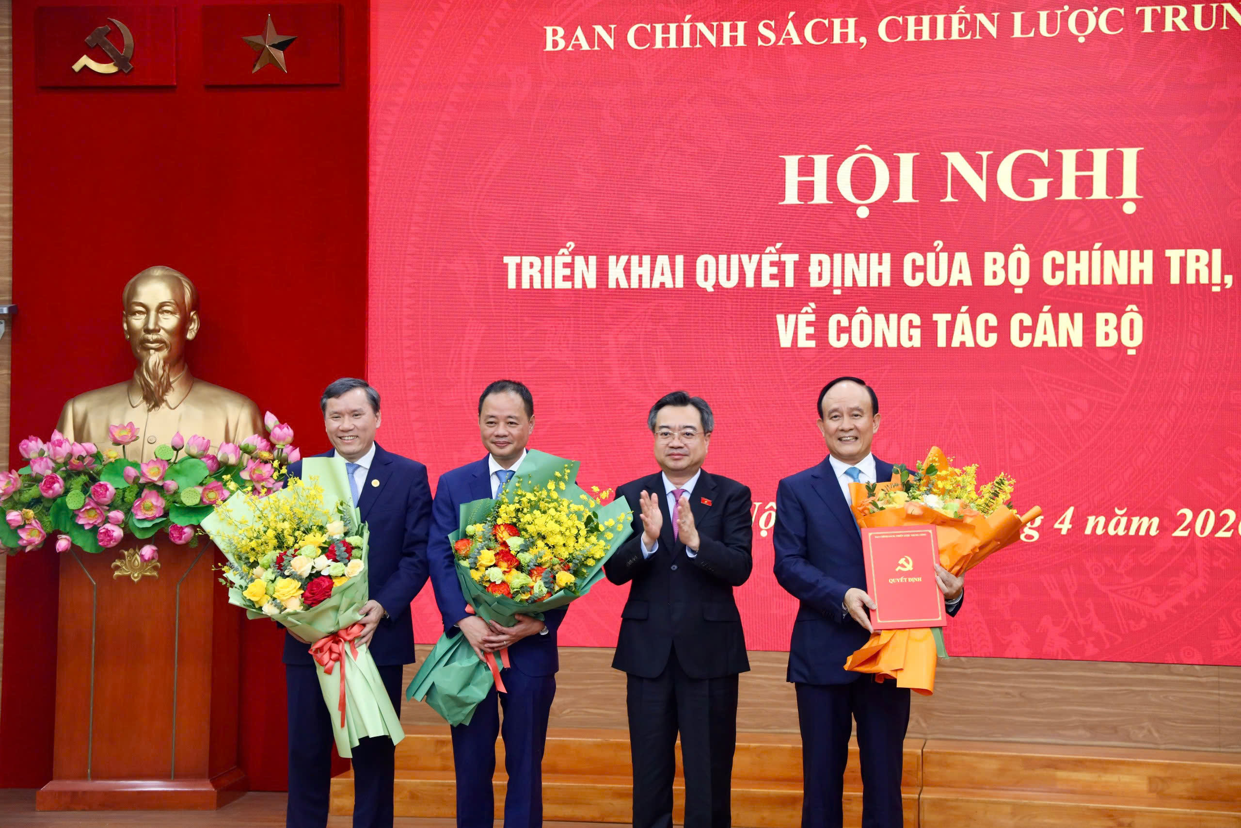 Công bố Quyết định về công tác cán bộ tại Ban Chính sách, chiến lược Trung ương